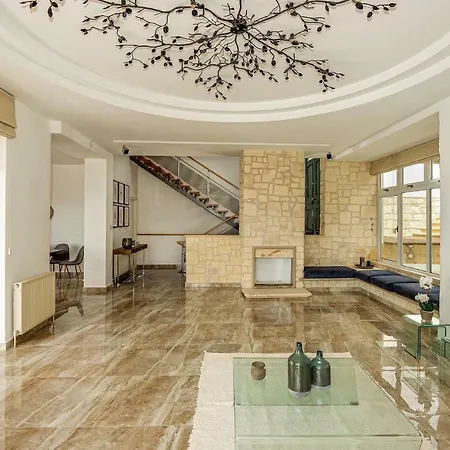 Hills Palazzo Villa *